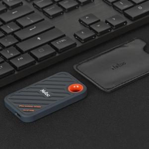朗科ZX20移动固态硬盘：极速存储，畅享高效生活！