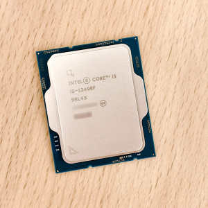 12代酷睿i5 12490F单核性能和软件优化上实力碾压AMD锐龙5 7500F