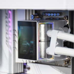 超頻三DS360屏顯水冷：超強散熱穩(wěn)壓14900K，內(nèi)嵌屏幕玩轉(zhuǎn)個性化