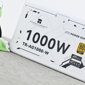 利民AG1000白色版ATX3.1全模組電源開箱：小巧的喬威千瓦