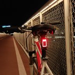 配備雷達偵測的尾燈：邁極炫100AD，你的夜騎更好伙伴