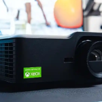 XBOX認(rèn)證，游戲爽翻！優(yōu)派王炸來(lái)襲 PJS725K三色激光投影儀首發(fā)體驗(yàn)