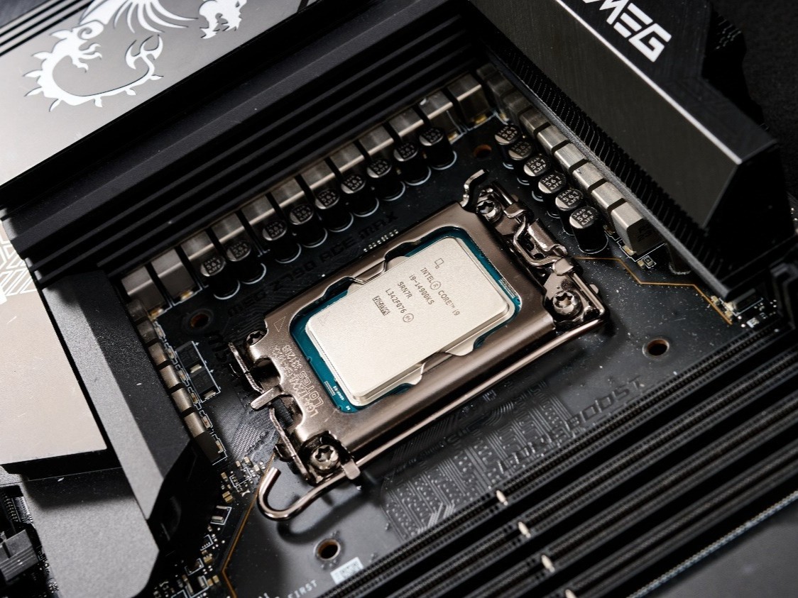 Intel i9-14900KS评测：6.2GHz比强更强，14代的巅峰之作！