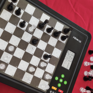 网络下国际象棋没感觉？费米L6智能电子棋盘实现“人机陪练和对战”