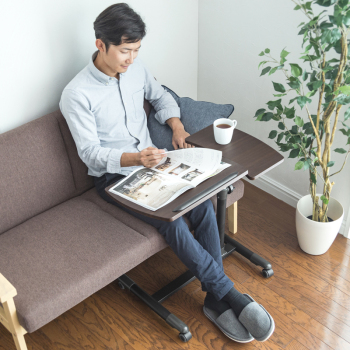 日本SANWA山业移动电脑桌双面板可倾斜可升降懒人桌简约床边桌办公桌