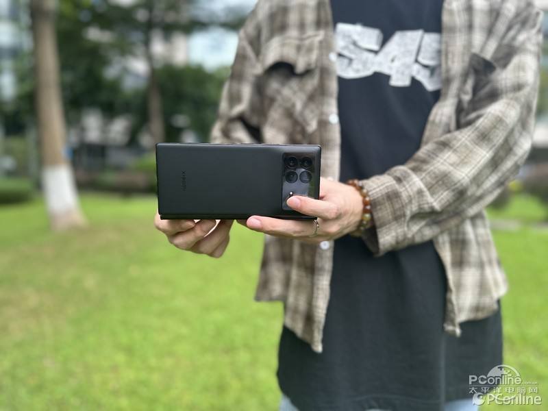 Xiaomi MIX Fold 3ͼ