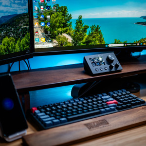 终于找到一个接近完美的桌面控制台——黑爵AKP03