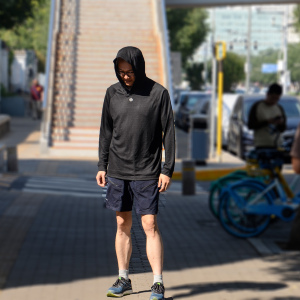 大太阳下，再也不怕热了：单导连帽多光谱遮热服
