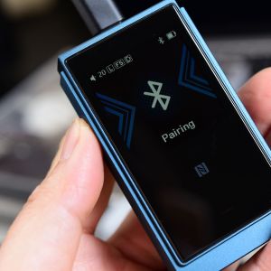 无需外接电，推力高达626mW，声音还很润!山灵UP6双模便携耳放上手
