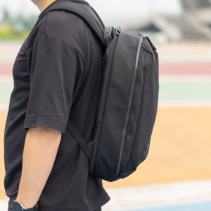 兼顾颜值与实用性，都市通勤的极客装备：地平线8号Urban胶囊系列双肩包体验