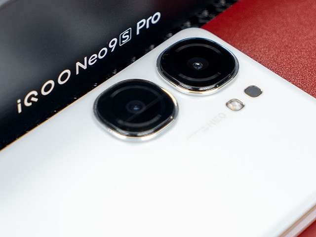 iQOO Neo9S Pro评测：天玑9300+性能「芯」升级，3K档新选择