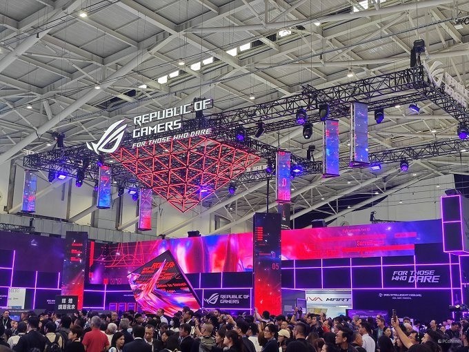 带你云逛COMPUTEX 2024 ROG展台，众多硬件强势出击！