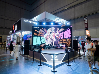 不止雕妹痛车！还有国风硬件！揭秘技嘉AORUS雕宅万象BW 2025展台！