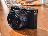 索尼RX1R Ⅲ卖33999元“劝退学生”，专业需求才合适
