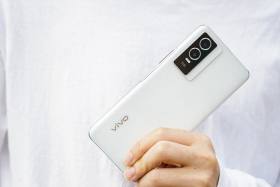 vivo Y76s