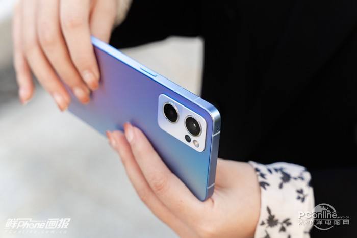 OPPO Reno7ͼ