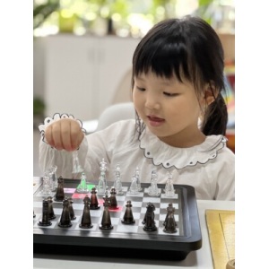 把AI应用到实体棋盘上！费米L6智能国际象棋：告别网络依赖，重归线下下棋