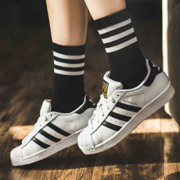 adidas ORIGINALS Superstar 女子休闲运动鞋 FU7712 白黑/金标 36