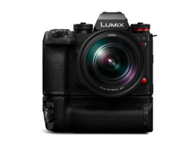 LUMIX S1RM2