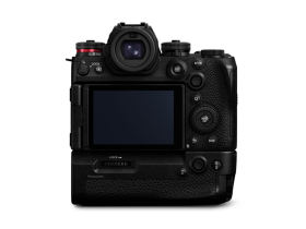 LUMIX S1RM2